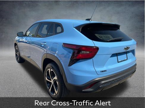 Used 2024 Chevrolet Trax RS w/ Driver Confidence Package FWD image 6