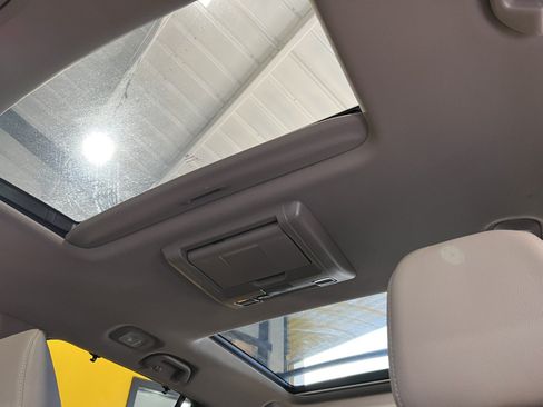 Used 2017 Honda Pilot Elite image 30