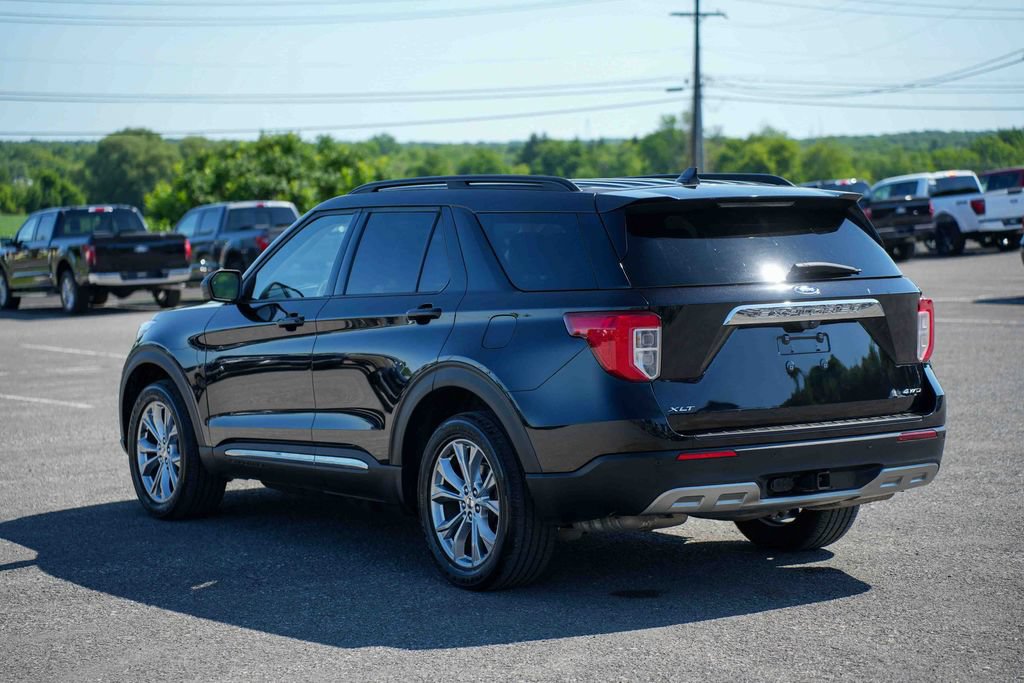 Used 2024 Ford Explorer XLT w/ Equipment Group 202A AWD/4WD image 7