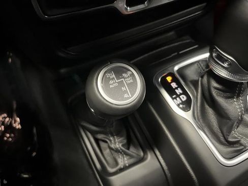 Used 2024 Jeep Wrangler High Altitude image 22