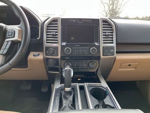 Used 2016 Ford F150 Lariat image 14