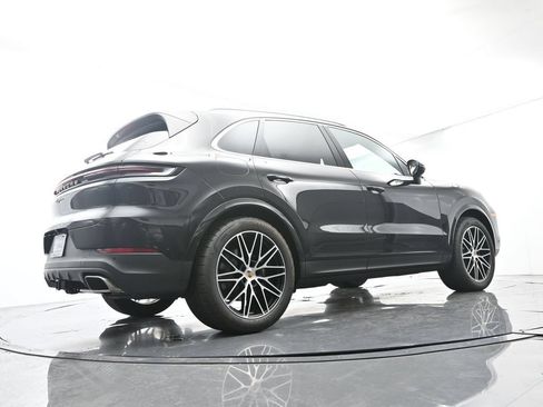 Certified 2025 Porsche Cayenne AWD/4WD image 49