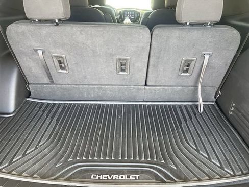 Used 2023 Chevrolet Traverse LT FWD image 24