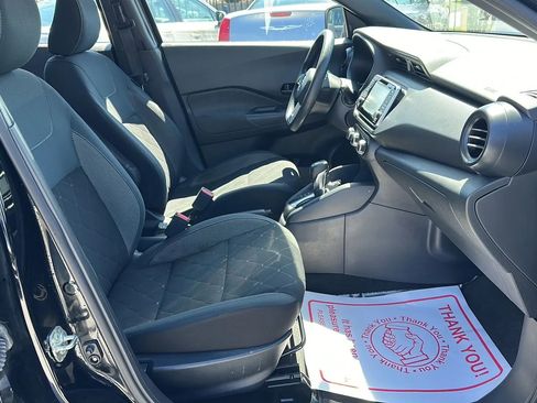 Used 2020 Nissan Kicks S image 15