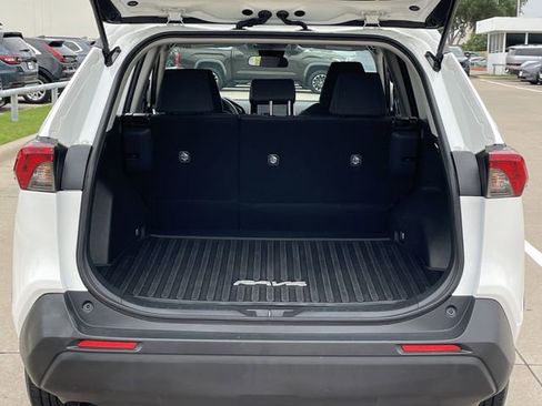 Used 2025 Toyota RAV4 LE AWD/4WD image 27