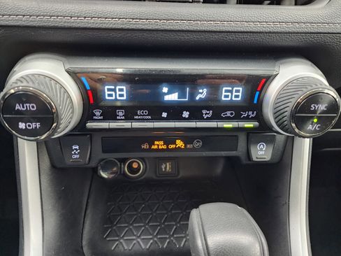 Used 2024 Toyota RAV4 XLE image 15