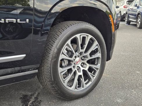 Used 2026 GMC Yukon XL Denali w/ Sun & Power Step Package AWD/4WD image 6