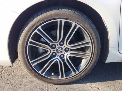 Used 2016 Toyota Camry SE image 14