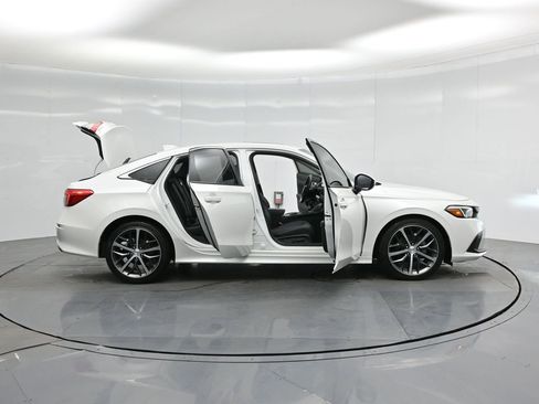 Used 2024 Honda Civic Touring image 4