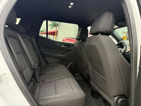 Used 2025 Chevrolet Equinox LT FWD image 12