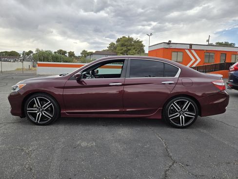 Used 2017 Honda Accord Sport image 2