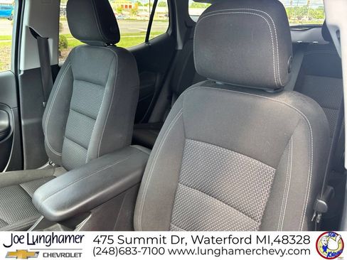 Used 2023 GMC Terrain SLE FWD image 13