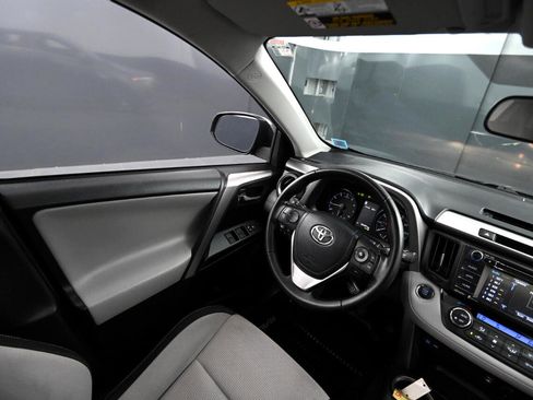 Used 2017 Toyota RAV4 XLE image 22