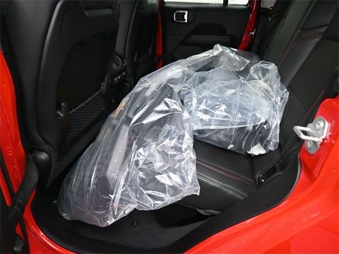 New 2025 Jeep Gladiator Rubicon w/ Convenience Group image 39