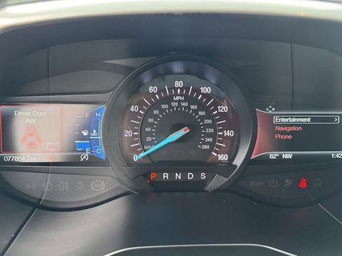 Used 2019 Ford Edge Titanium w/ Cold Weather Package AWD/4WD image 18