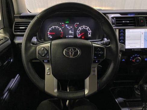 Used 2020 Toyota 4Runner SR5 Premium w/ Moonroof Package AWD/4WD image 17