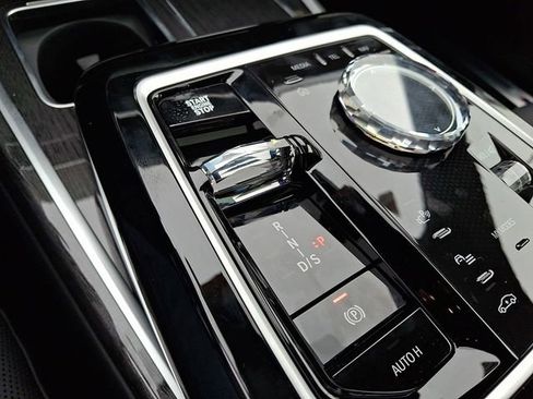 New 2026 BMW 760i xDrive w/ Executive Package AWD/4WD image 13