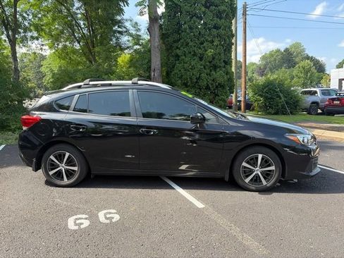 Used 2022 Subaru Impreza 2.0i Premium w/ Popular Package #3 AWD/4WD image 2