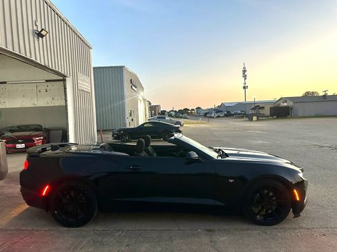 Used 2019 Chevrolet Camaro LT RWD image 18