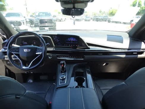 Used 2022 Cadillac Escalade ESV Sport AWD/4WD image 23