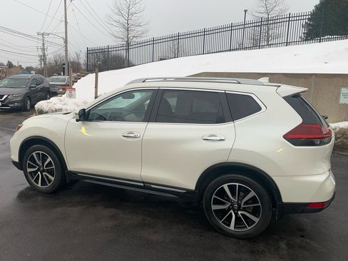 Used 2019 Nissan Rogue SL w/ Premium Package image 3