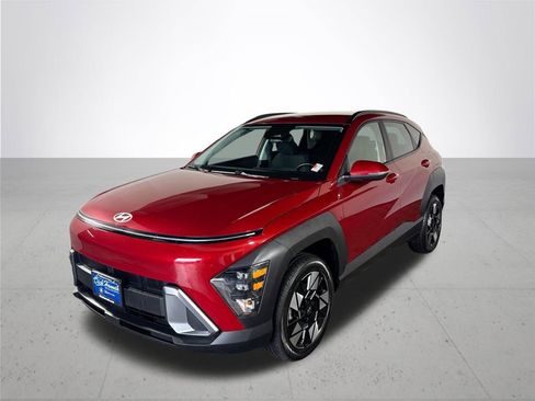 Used 2025 Hyundai Kona SEL image 2