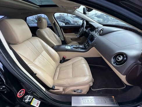 Used 2013 Jaguar XJ image 13