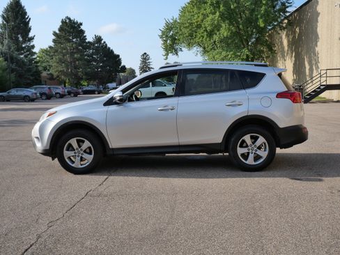 Used 2015 Toyota RAV4 XLE FWD image 4
