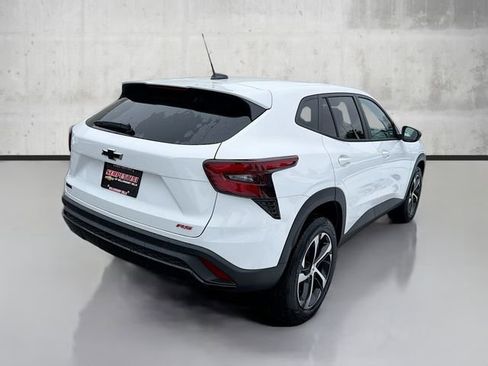 New 2026 Chevrolet Trax RS w/ Sunroof Package image 5