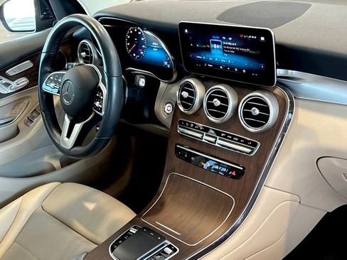 Used 2022 Mercedes-Benz GLC 300 4MATIC image 26