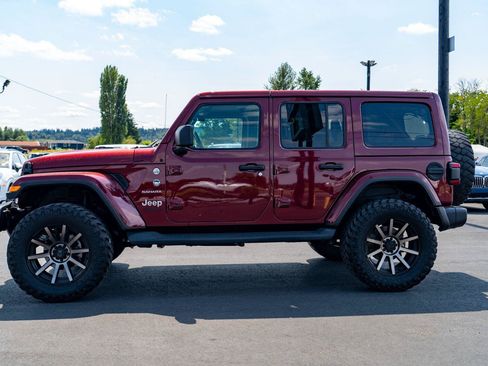 Used 2021 Jeep Wrangler Unlimited Sahara AWD/4WD image 12