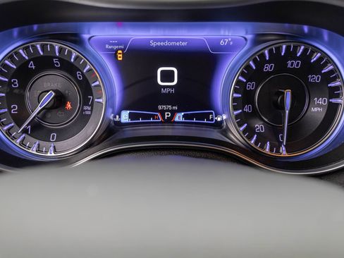 Used 2022 Chrysler 300 Touring w/ Sport Appearance Package image 21