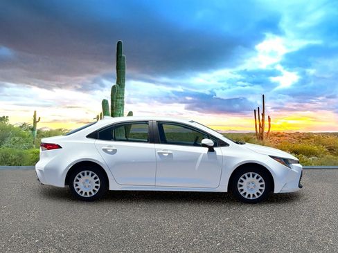 Used 2023 Toyota Corolla LE FWD image 6