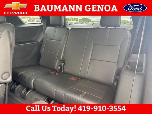 Used 2023 Chevrolet Traverse RS AWD/4WD image 45