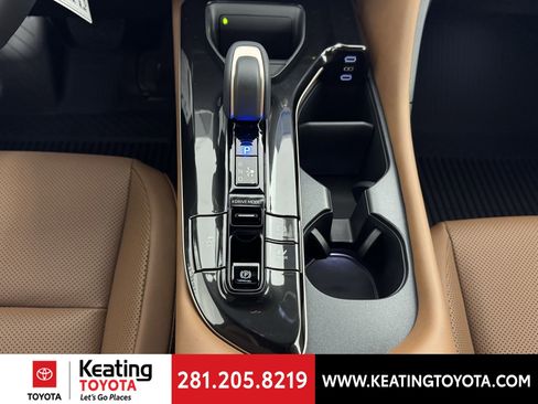 New 2025 Toyota Crown Signia image 9