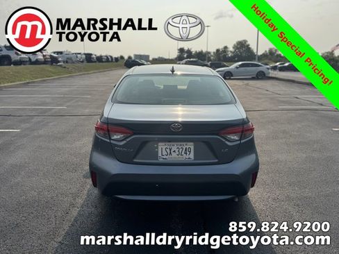Used 2022 Toyota Corolla LE image 4