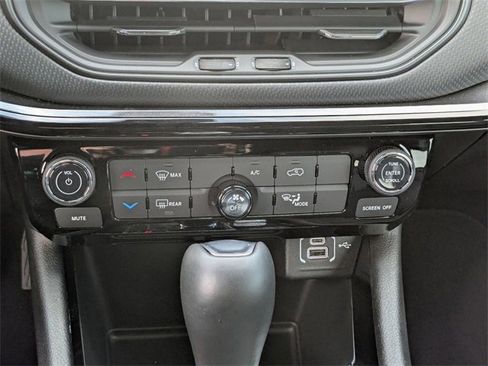 New 2026 Jeep Compass Latitude image 21