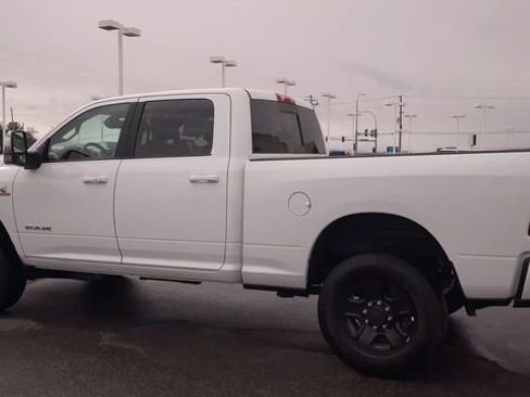 Used 2024 RAM 2500 Laramie AWD/4WD image 7