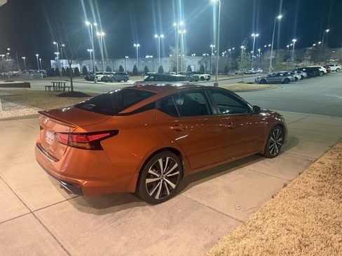 Used 2021 Nissan Altima 2.5 SR w/ SR Premium Package image 5