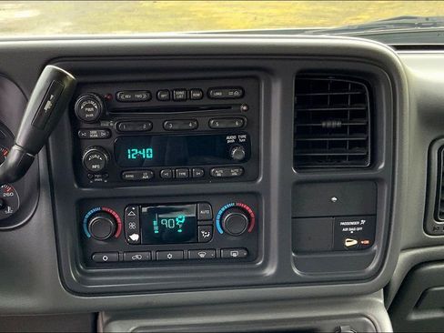 Used 2006 Chevrolet Silverado 2500 LT w/ Onstar Plus Package image 7