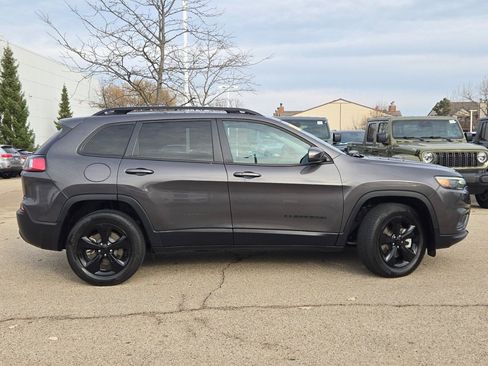 Used 2021 Jeep Cherokee Latitude Plus image 5