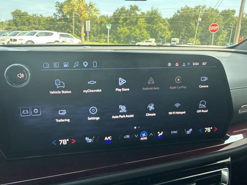 Used 2026 Chevrolet Traverse Z71 w/ Enhanced Driving Package AWD/4WD image 8