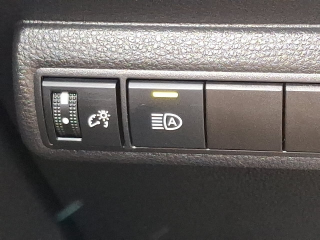 Used 2025 Toyota Corolla LE FWD image 25