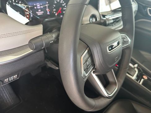 Used 2025 Jeep Compass Limited AWD/4WD image 19