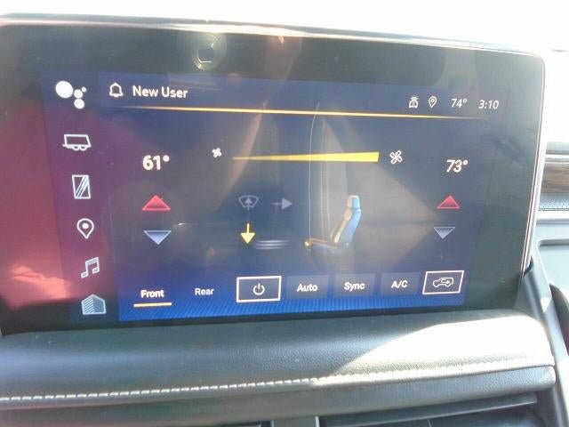 Used 2023 Chevrolet Suburban Premier AWD/4WD image 15