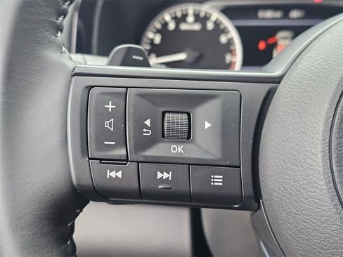 New 2025 Nissan Pathfinder SV image 36