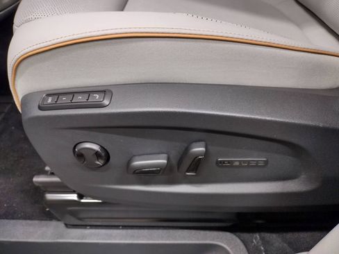 New 2025 Volkswagen ID. Buzz Pro S Plus image 22