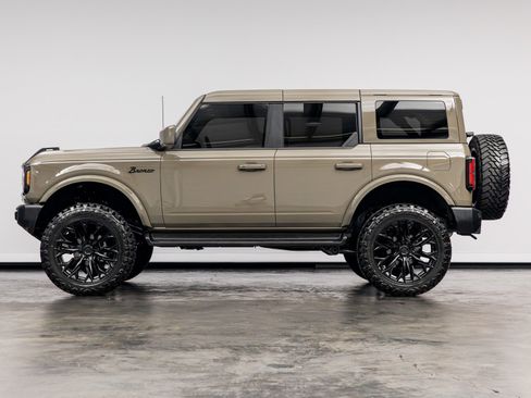 Used 2025 Ford Bronco Outer Banks AWD/4WD image 9