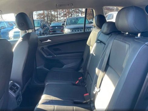 Used 2020 Volkswagen Tiguan SE image 15