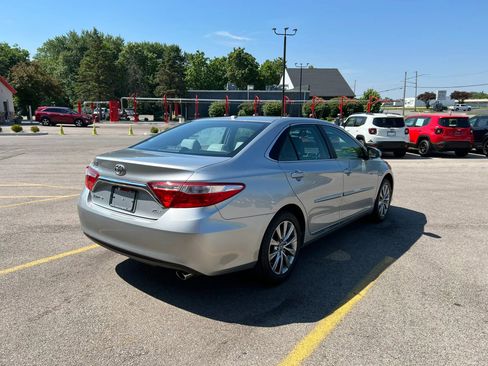 Used 2017 Toyota Camry XLE FWD image 5